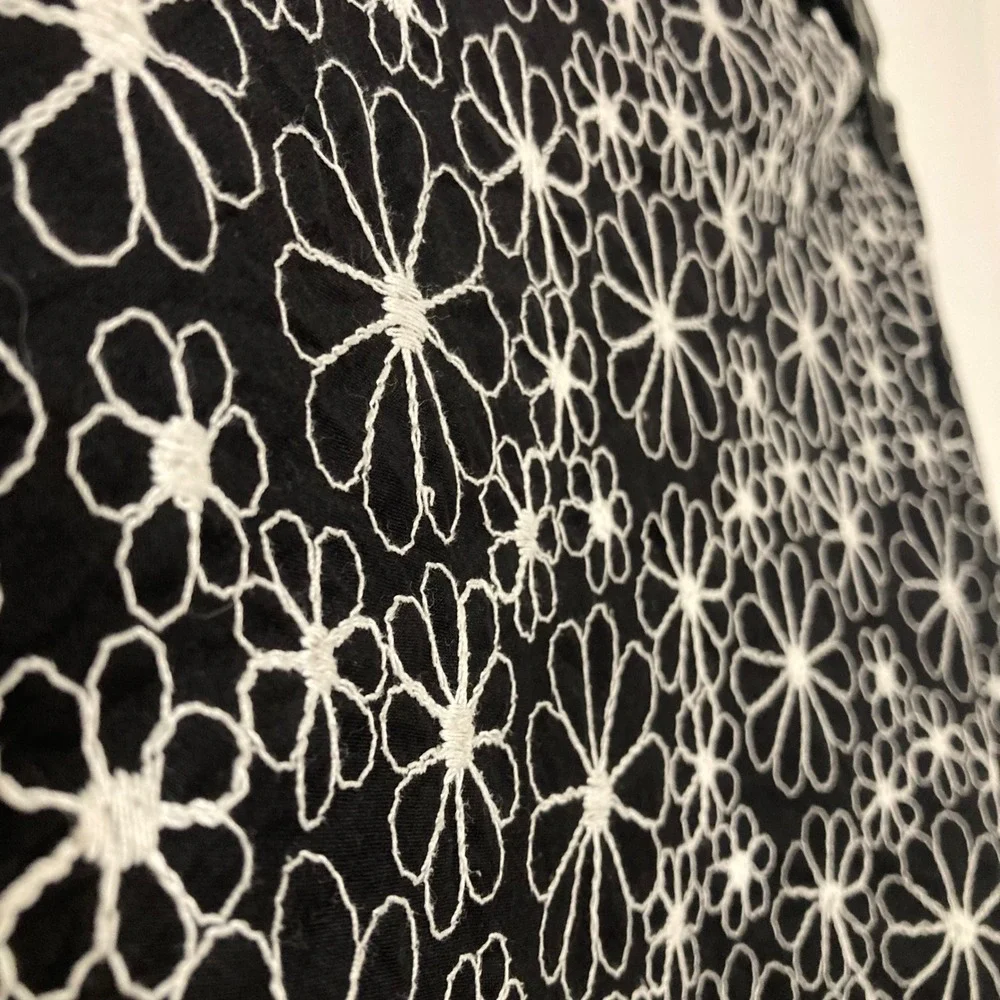 Josephine Chaus Floral Embroidered Black White Daisy 100% Cotton Midi Skirt 10